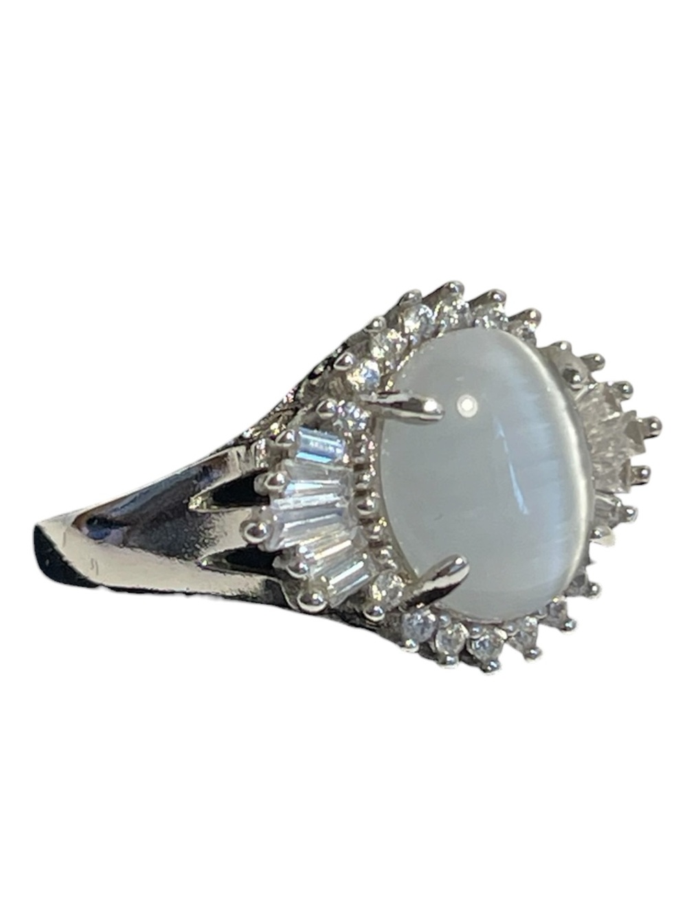 Sterling Silver Moonstone Ring Size 8 - NWOT**